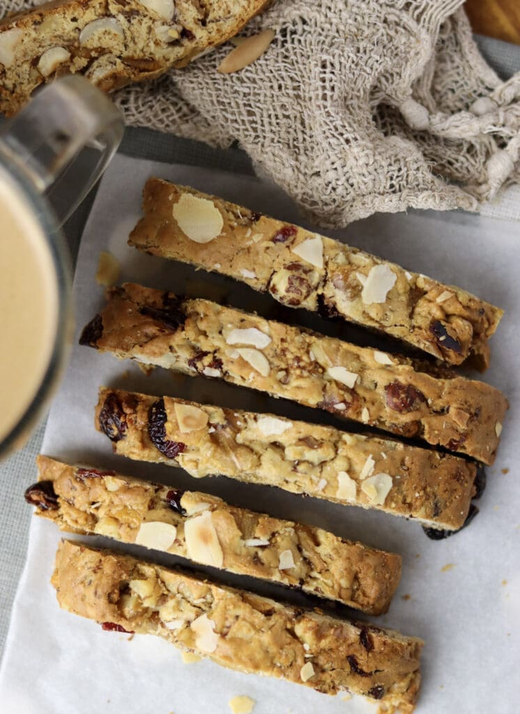 sliced biscottini served